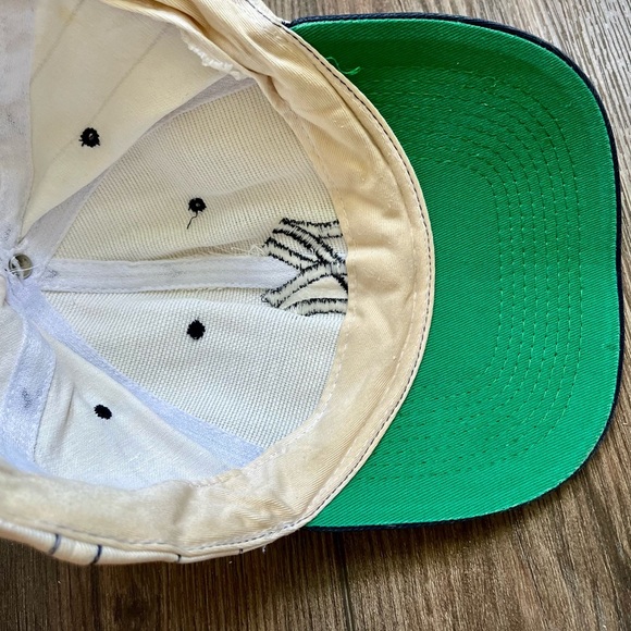 New York Yankees Pinstripe Baseball Cap - Picture 7 of 9